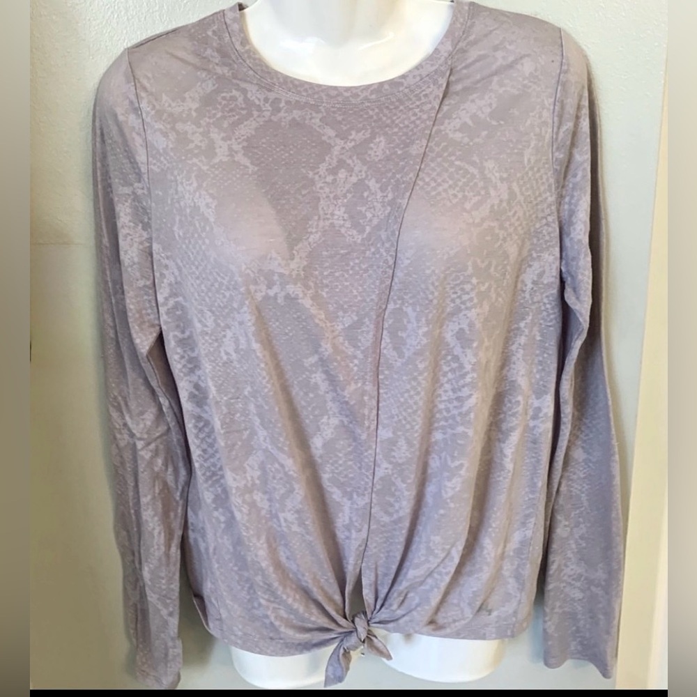 J7 Yoga Top 4-6 S criss-cross toe front LS Women’s Small 4-6 snake print